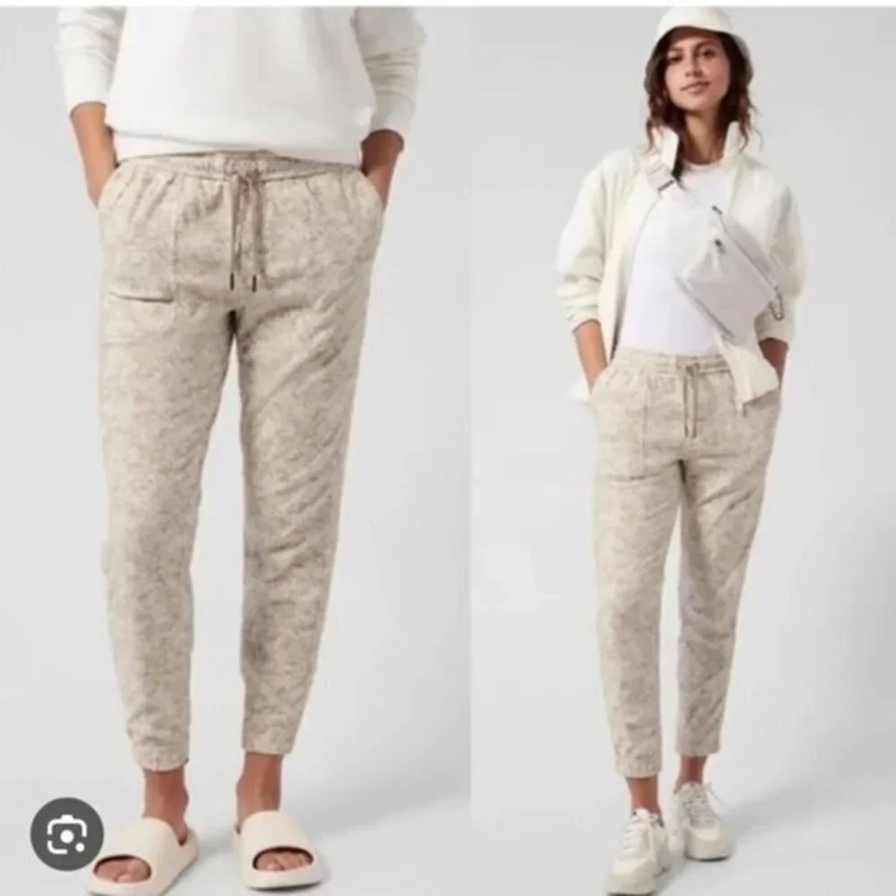 Athleta Farallon Jogger Sweatpants Size XL in Pebbles Texture Abalon Beige - Picture 1 of 12
